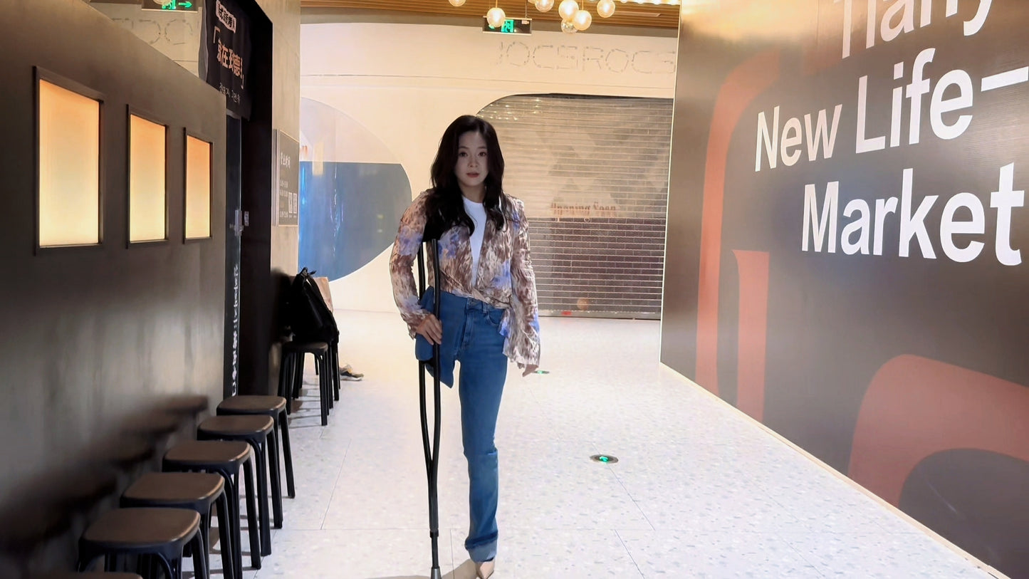 New model New video: "Flora-Sak Amputee Girl"