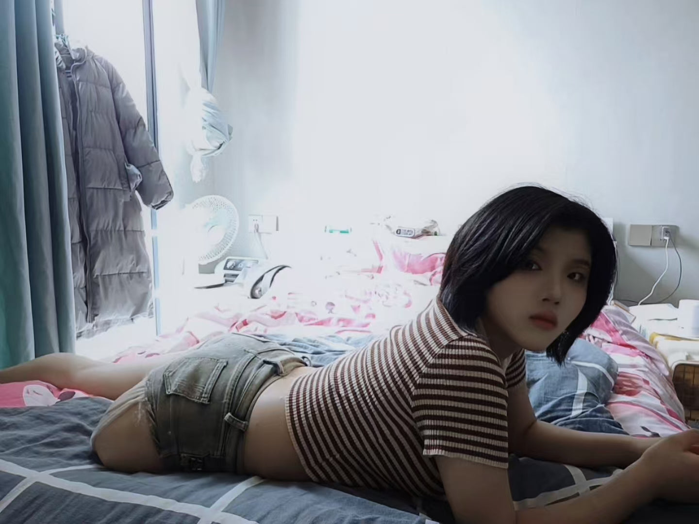 Lingo: Sak Amputee Girl - Selfie