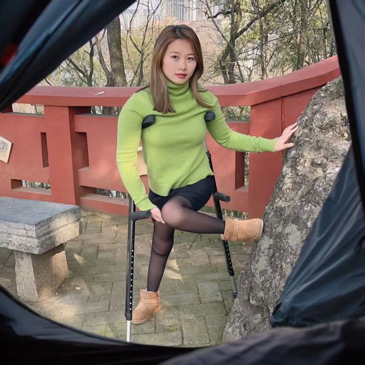 Miki: Polio Girl - Green clothed girl walks with crutches
