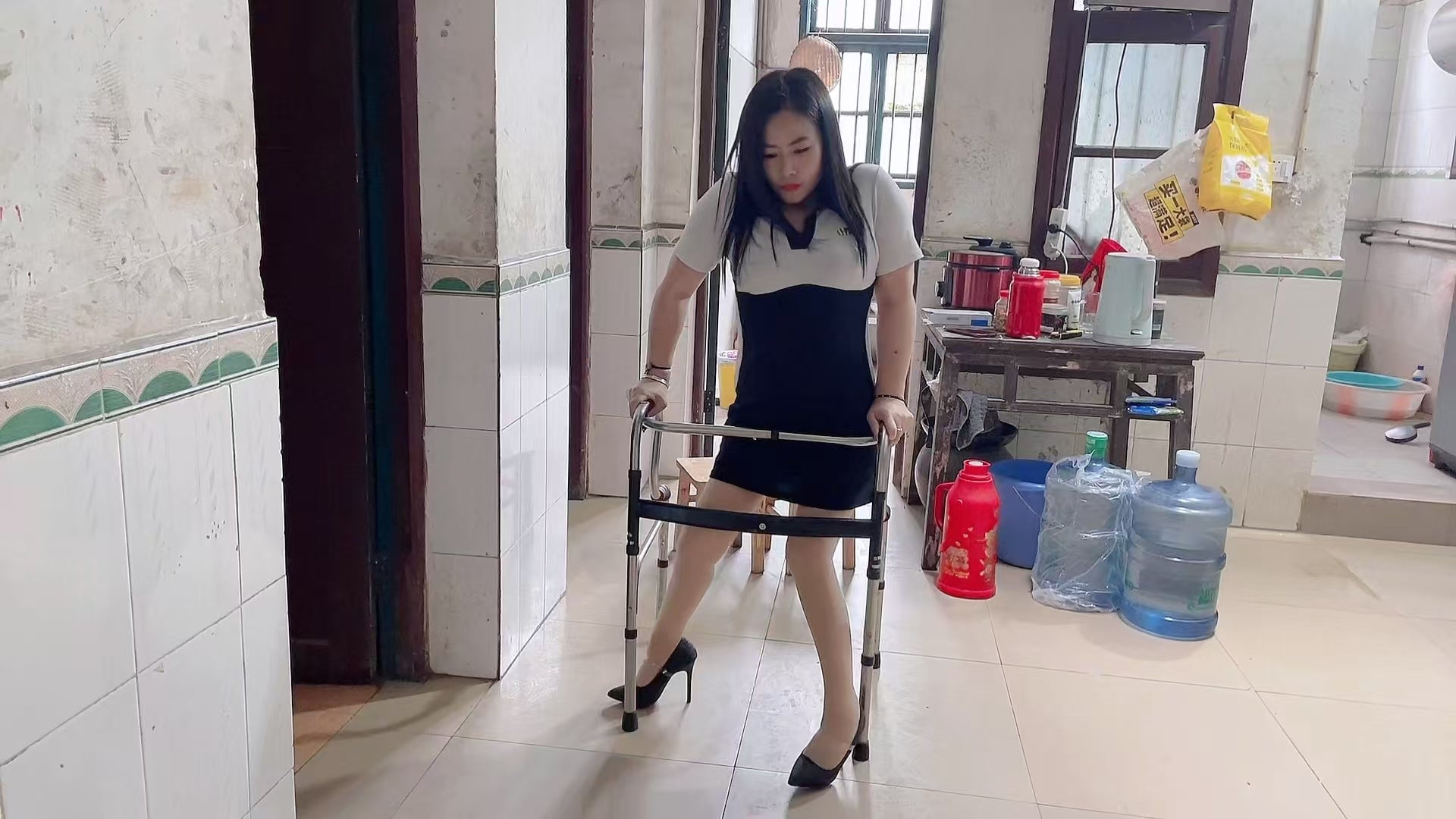 Susie: Polio Lady - The Woman in the Mahjong Room