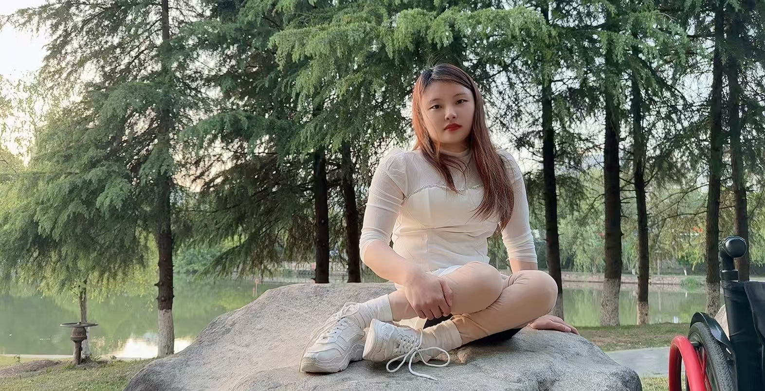 Shera: Paraplegic Girl - Crawling on Outdoor Grass - AmputeeClub