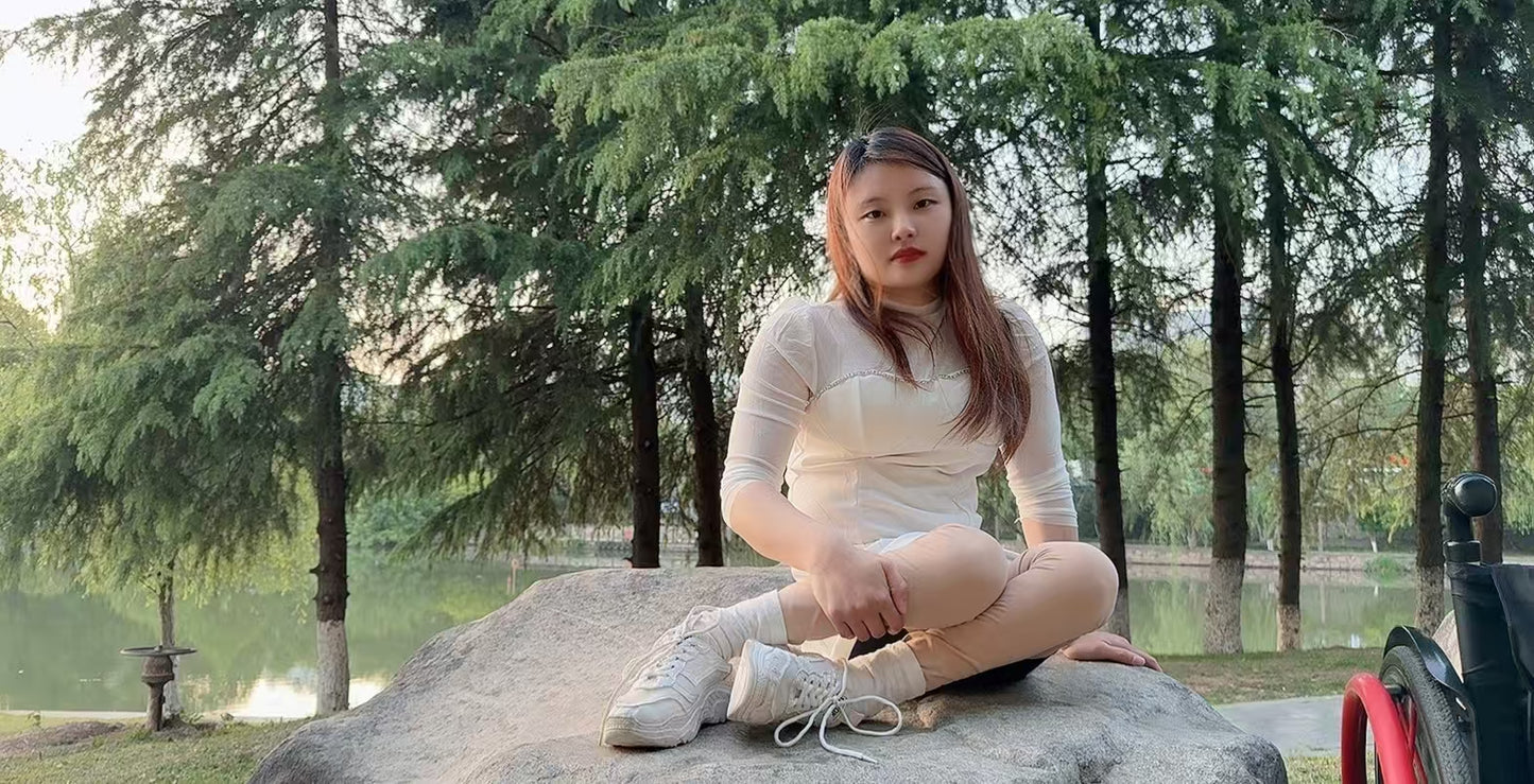 Shera: Paraplegic Girl - Crawling on Outdoor Grass - AmputeeClub