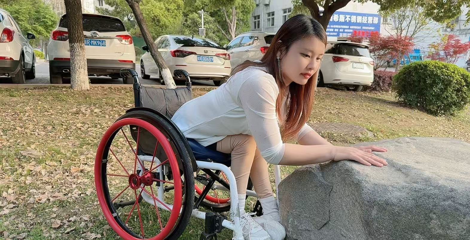 Shera: Paraplegic Girl - Crawling on Outdoor Grass - AmputeeClub