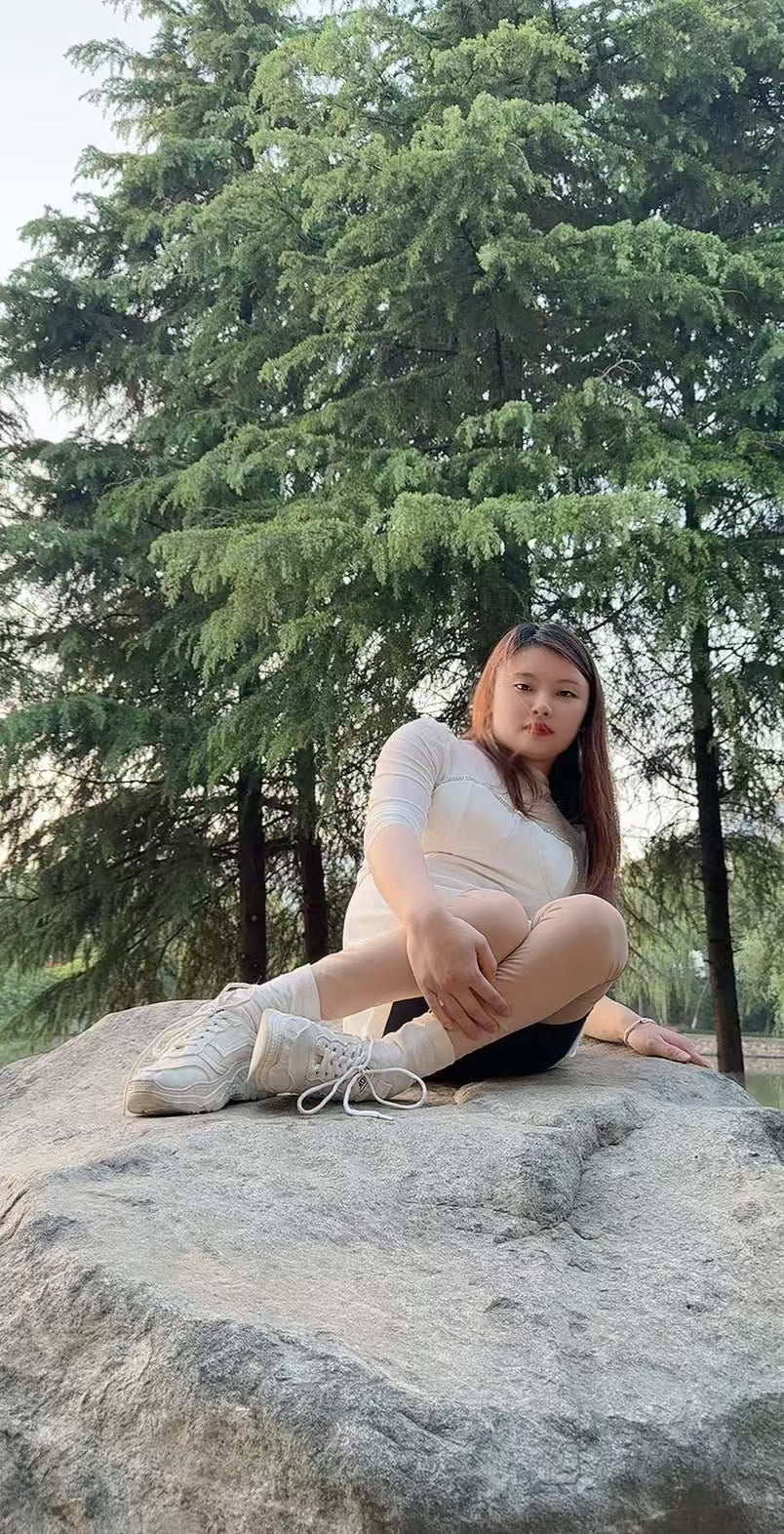 Shera: Paraplegic Girl - Crawling on Outdoor Grass - AmputeeClub