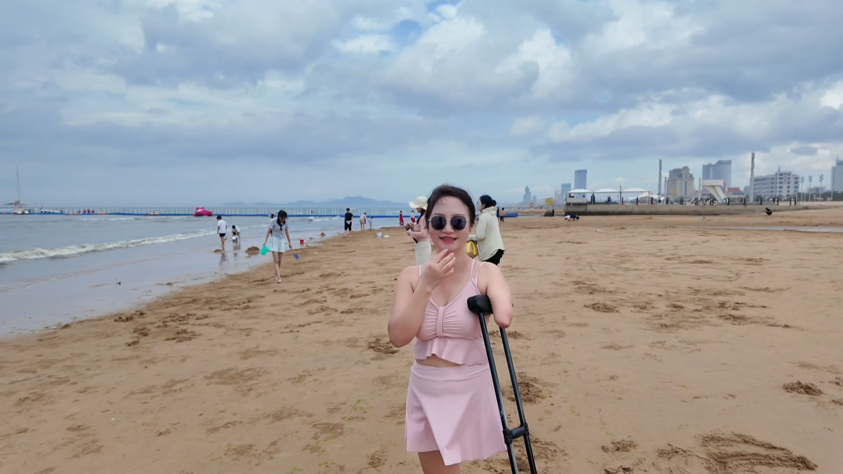Lanzi: Ooe Amputee Lady - Seaside Trip - AmputeeClub